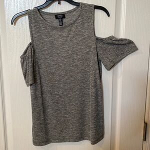 Jones New York size S Cold shoulder top NWOT